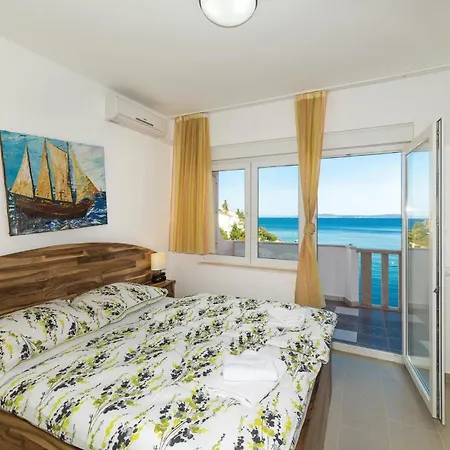 بيت للعطل 8 Bedroom Lovely In Okrug Gornji *