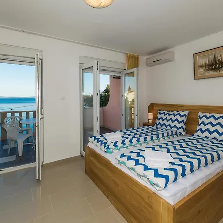 8 Bedroom Lovely In Okrug Gornji *